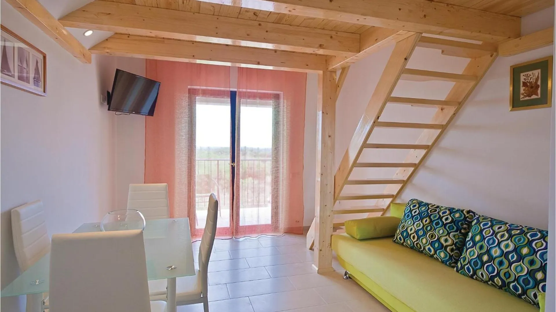 Cozy Apartment In Pula With Kitchen